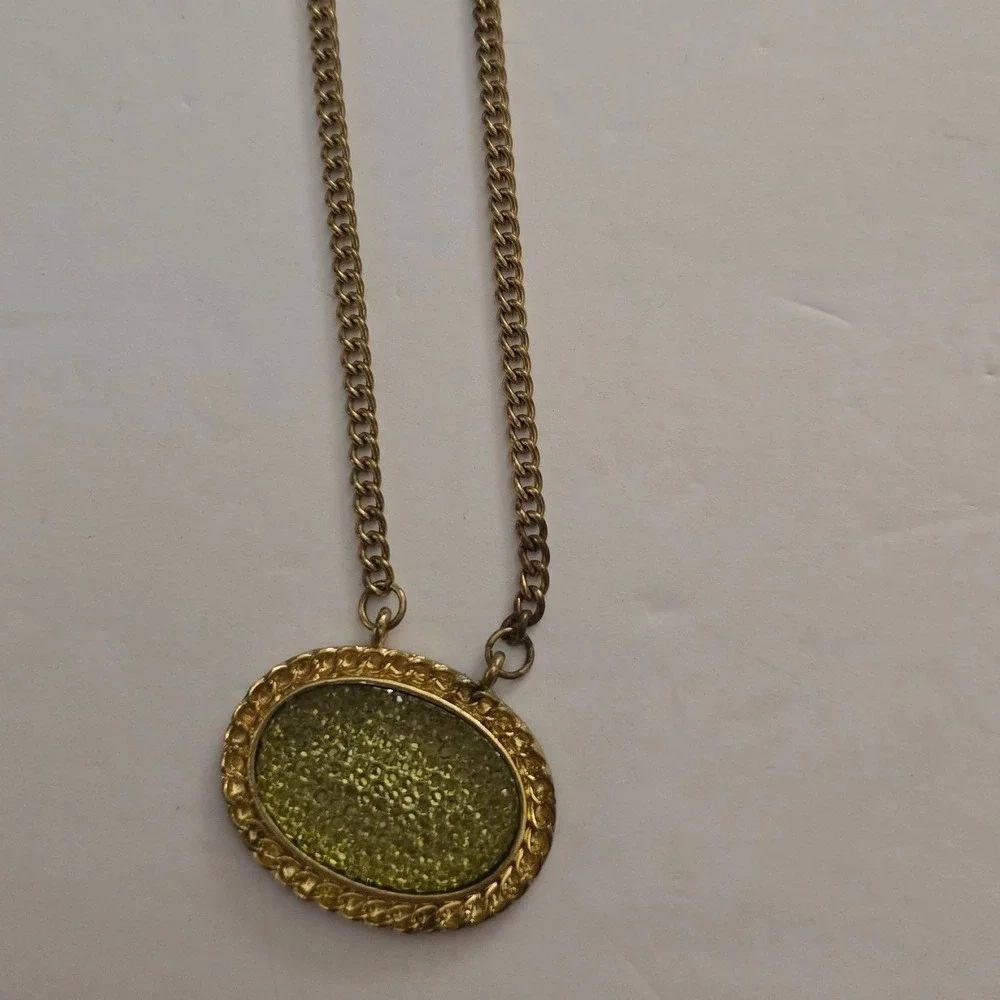 Vintage Gold Tone Long Chain Necklace Oval Lime Green Rhinestone Pendant
